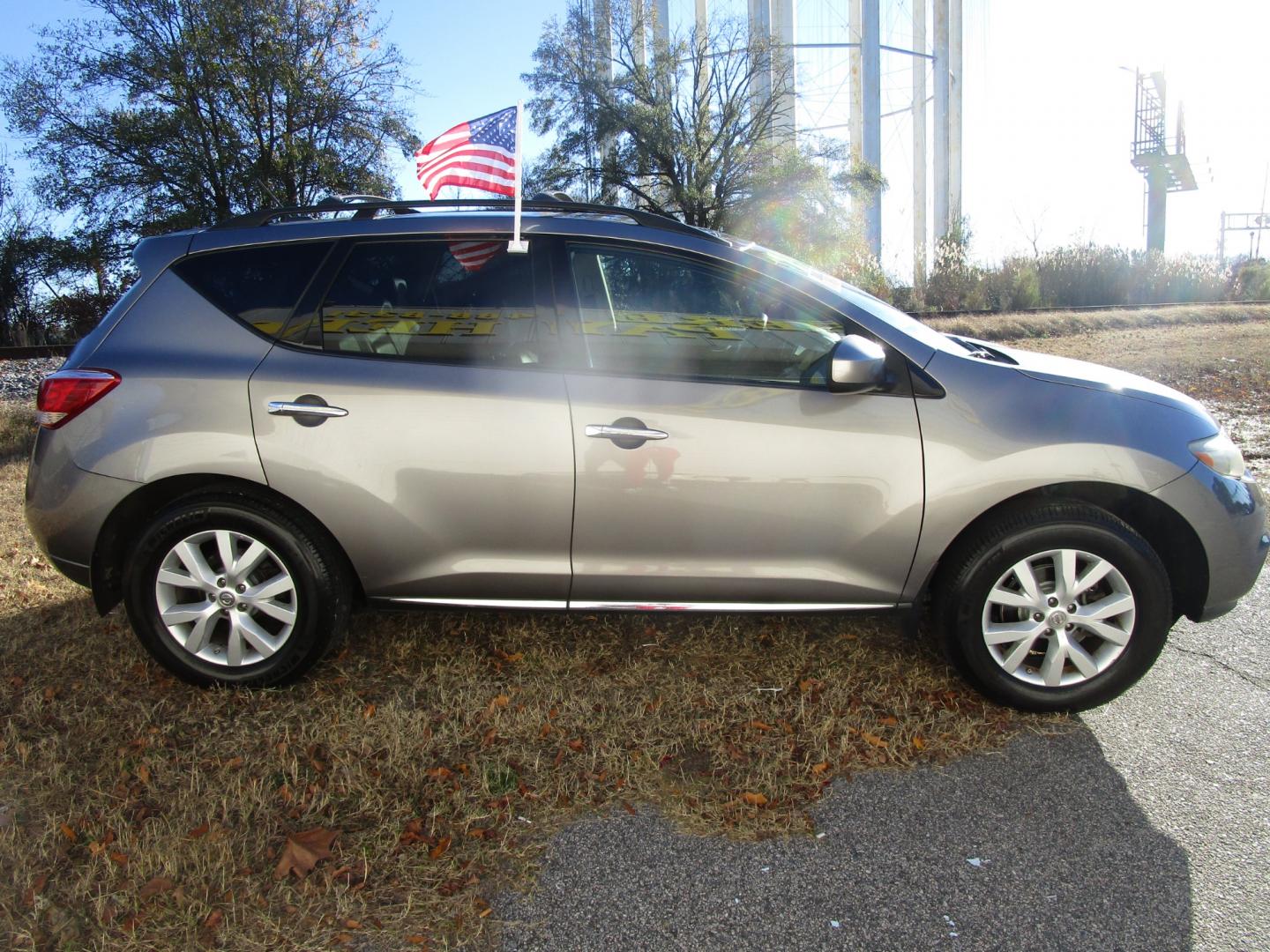 2012 Gray Nissan Murano (JN8AZ1MW9CW) , located at 2553 Airline Blvd, Portsmouth, VA, 23701, (757) 488-8331, 36.813889, -76.357597 - Down Payment: $799 Weekly Payment: $100 APR: 23.9% Repayment Terms: 42 Months ***CALL ELIZABETH SMITH - DIRECTOR OF MARKETING @ 757-488-8331 TO SCHEDULE YOUR APPOINTMENT TODAY AND GET PRE-APPROVED RIGHT OVER THE PHONE*** - Photo#4